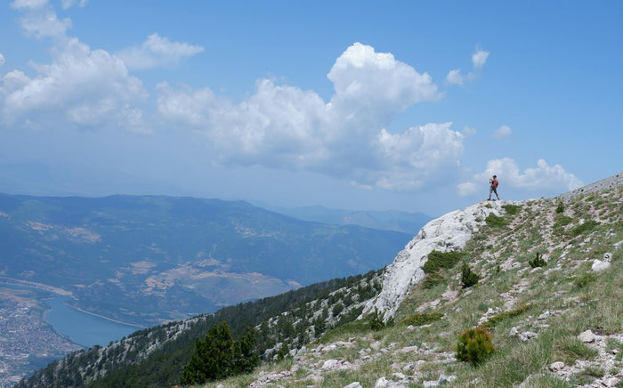 What to Wear Hiking to a Summit: The Layers That Earn the Last Hour