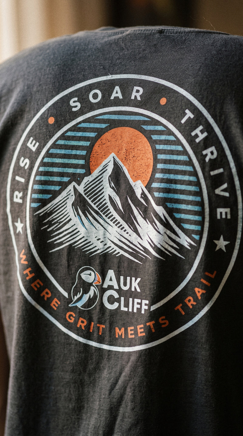 AukCliff rear-print tee worn outdoors, photo 2
